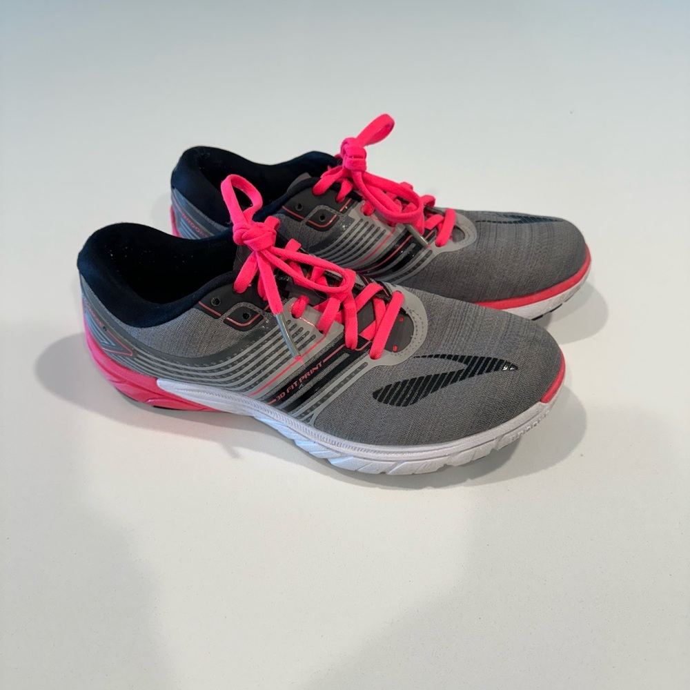 Brooks Pure Cadence 6 Running Athletic Gym Walk Shoes Womens 7.5 Pink and Gray